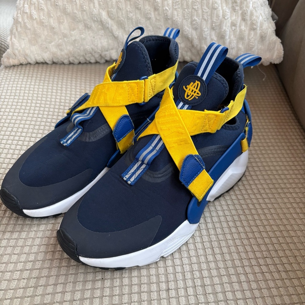 Nike Air Huarache City Blue /Yellow GS Youth Size 6.5 Slip On Sneaker AJ6662-405